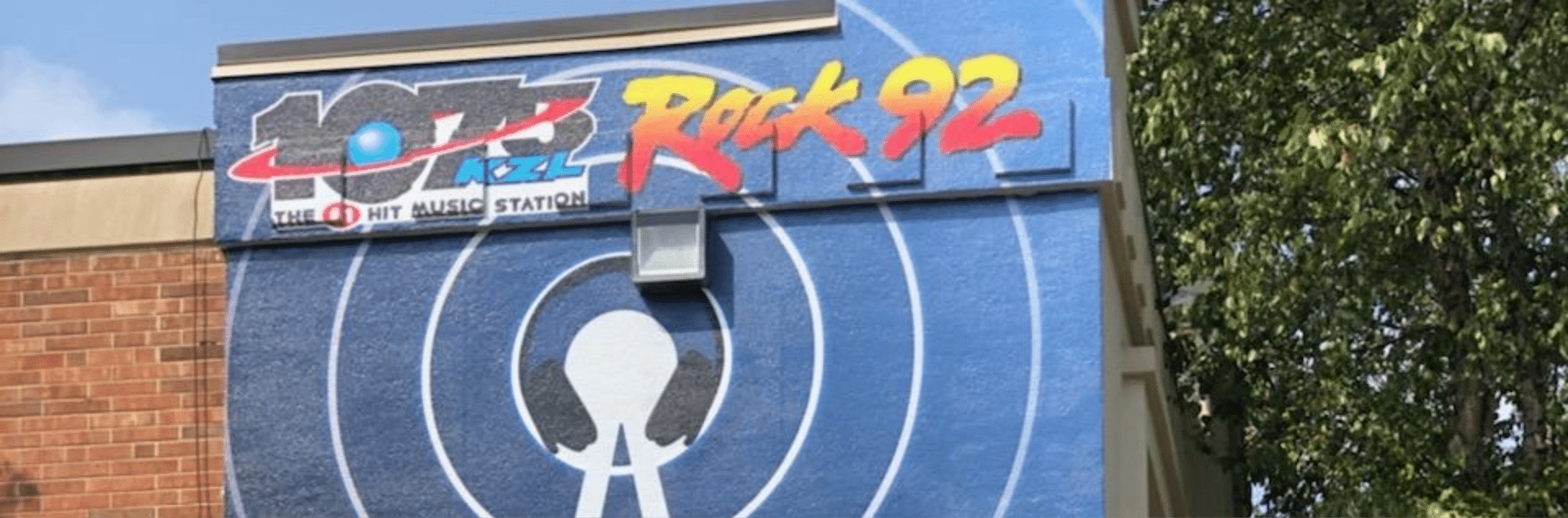 107 Rock 92 Mural Exterior