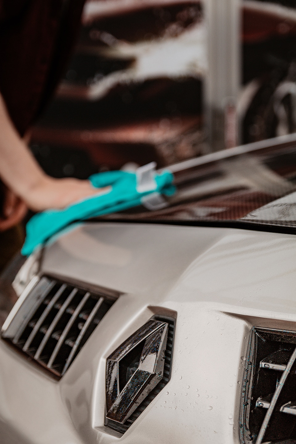 Dascal Capital Wraps Car Washing
